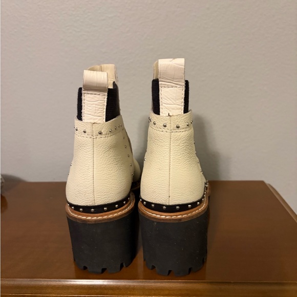 Dolce Vita Cream Ankle Boots - Picture 5 of 6